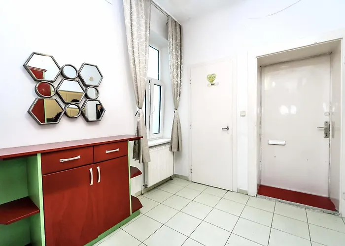 Family - 7 Minutes To Schoenbrunn Palace Homestay Vienna